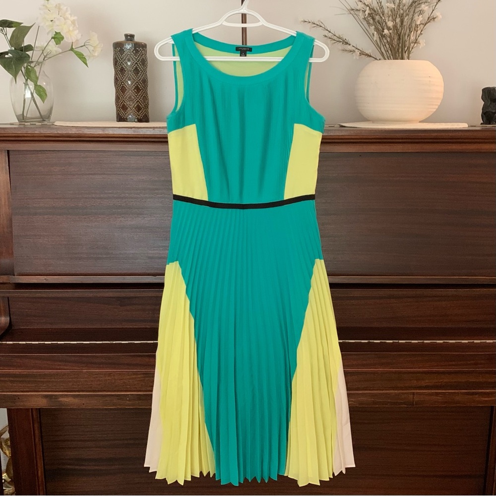 Ann Taylor Pleated Flare Colour-Block Dress, Size 4